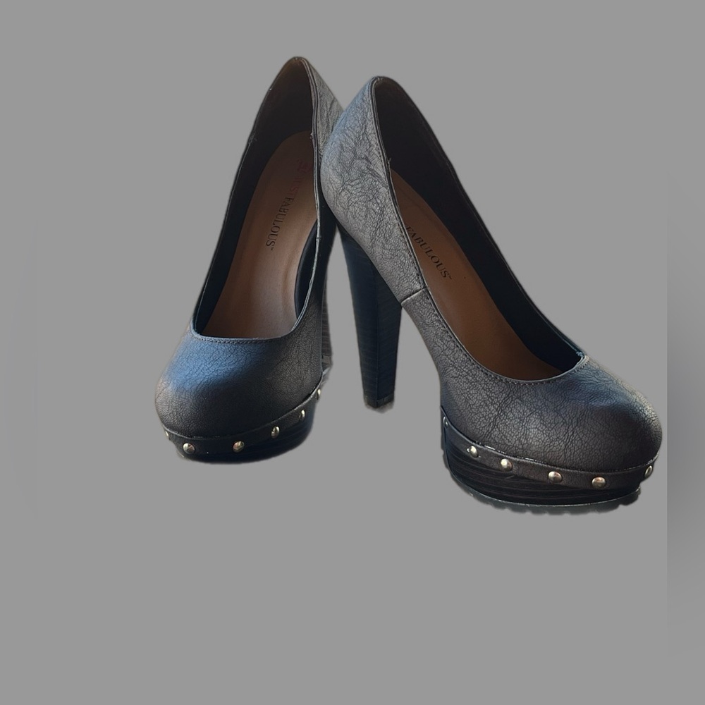 NWT Stunning Brown Platform Heels  with Stud Accents by Fabulous
